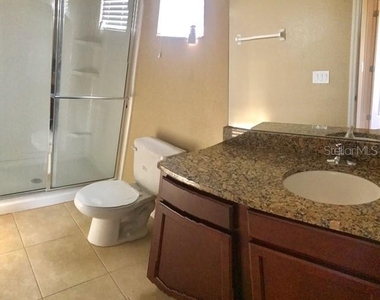 1102 Chelsea Drive - Photo Thumbnail 6