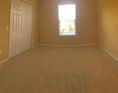 1102 Chelsea Drive - Photo Thumbnail 7