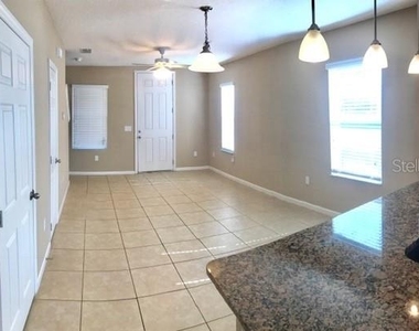 1102 Chelsea Drive - Photo Thumbnail 2