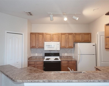 6149 Metrowest Boulevard - Photo Thumbnail 17
