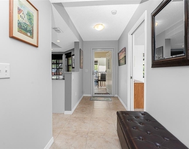 511 Pine Hollow Circle - Photo Thumbnail 4