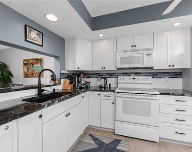 511 Pine Hollow Circle - Photo Thumbnail 8
