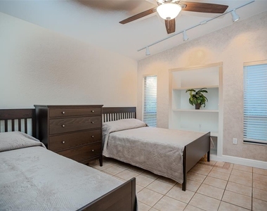 2719 Forest Knoll Drive - Photo Thumbnail 13