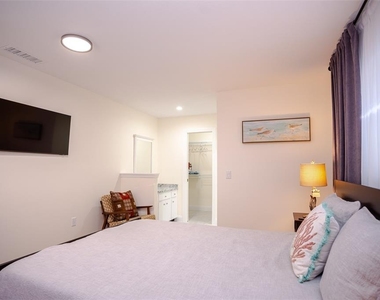2719 Forest Knoll Drive - Photo Thumbnail 9