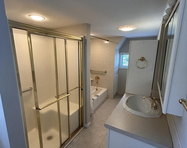 830 Brook Street - Photo Thumbnail 19