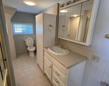 830 Brook Street - Photo Thumbnail 20