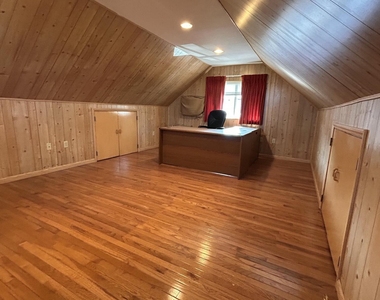 830 Brook Street - Photo Thumbnail 21