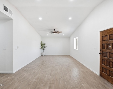 536 James Street - Photo Thumbnail 4