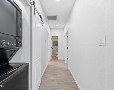 536 James Street - Photo Thumbnail 13