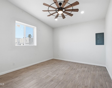 536 James Street - Photo Thumbnail 24