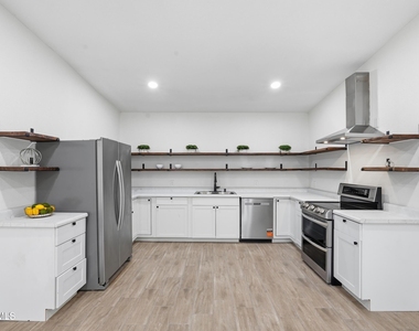536 James Street - Photo Thumbnail 9