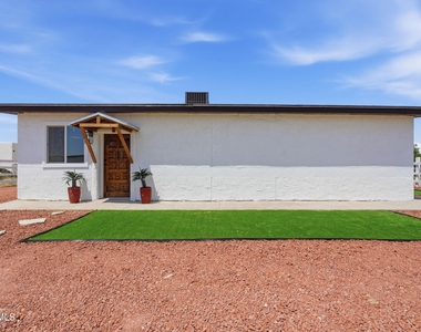 536 James Street - Photo Thumbnail 1