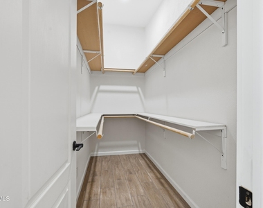 536 James Street - Photo Thumbnail 18