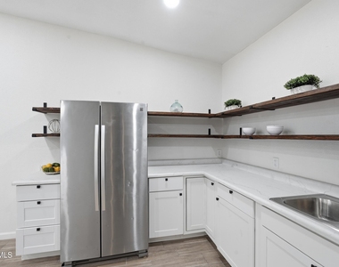 536 James Street - Photo Thumbnail 12