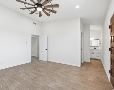 536 James Street - Photo Thumbnail 17