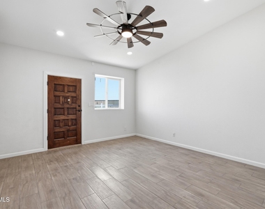 536 James Street - Photo Thumbnail 15