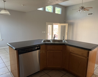 3660 Sammy Reece Place - Photo Thumbnail 9