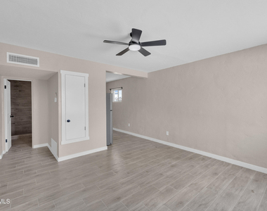 8931 Robert Drive - Photo Thumbnail 25