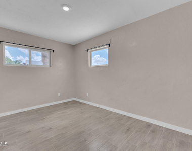 8931 Robert Drive - Photo Thumbnail 34