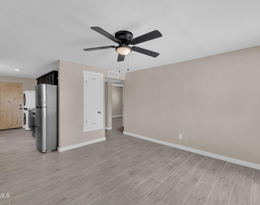 8931 Robert Drive - Photo Thumbnail 5