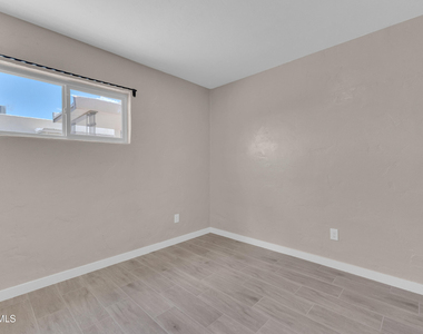8931 Robert Drive - Photo Thumbnail 33