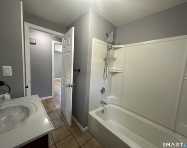 50 Hillcrest Avenue - Photo Thumbnail 4
