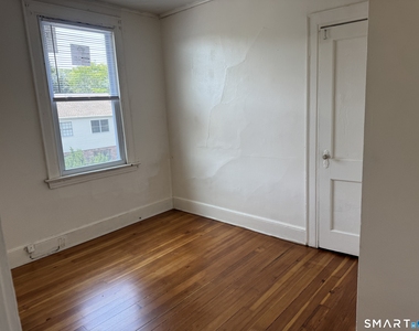 31 Lucy Street - Photo Thumbnail 10