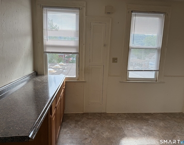 31 Lucy Street - Photo Thumbnail 3