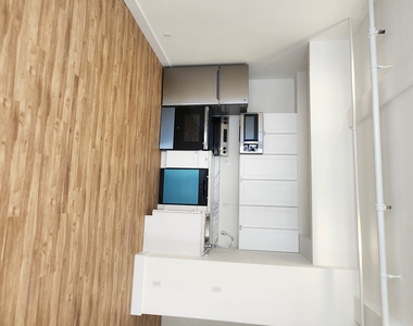 248 West 35th Street - Photo Thumbnail 2