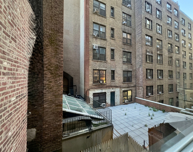 112 West 72nd Street - Photo Thumbnail 5