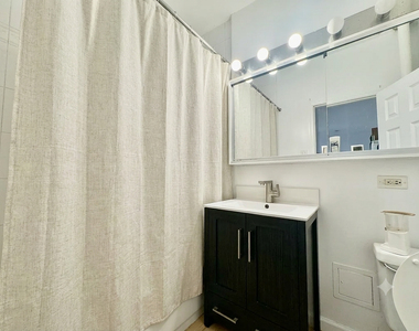 112 West 72nd Street - Photo Thumbnail 2