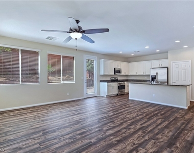 5389 Hollymead Drive - Photo Thumbnail 17