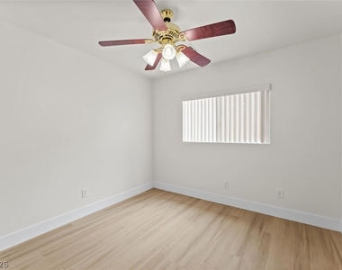 7660 Hope Valley Street - Photo Thumbnail 13