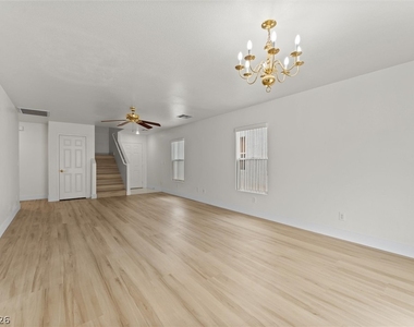 7660 Hope Valley Street - Photo Thumbnail 3