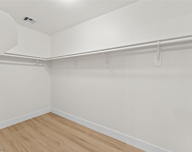 7660 Hope Valley Street - Photo Thumbnail 4