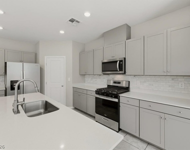 4061 Campeche Avenue - Photo Thumbnail 4