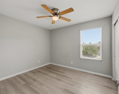 4061 Campeche Avenue - Photo Thumbnail 18