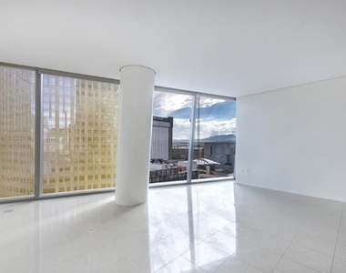 3722 Las Vegas Boulevard - Photo Thumbnail 7