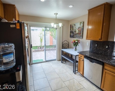 805 Old Mine Creek Lane - Photo Thumbnail 11