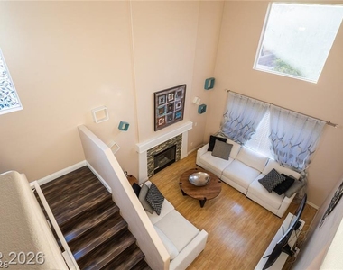 805 Old Mine Creek Lane - Photo Thumbnail 7