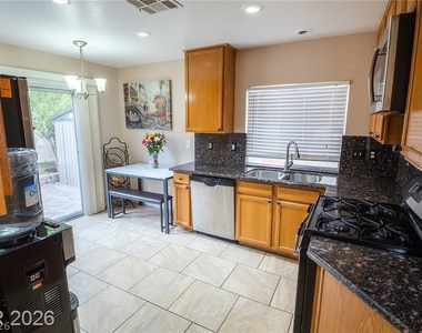 805 Old Mine Creek Lane - Photo Thumbnail 9