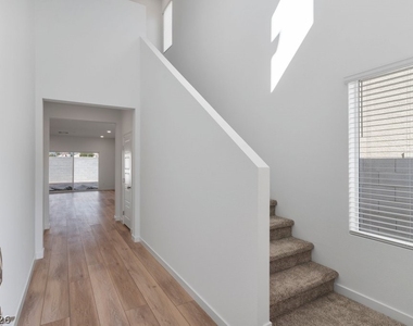 8328 Meridian Ridge Avenue - Photo Thumbnail 20