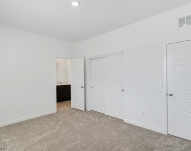 8328 Meridian Ridge Avenue - Photo Thumbnail 8