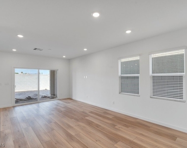 8328 Meridian Ridge Avenue - Photo Thumbnail 23