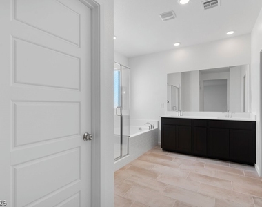 8328 Meridian Ridge Avenue - Photo Thumbnail 17