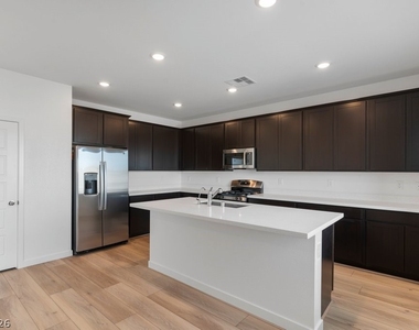 8328 Meridian Ridge Avenue - Photo Thumbnail 27