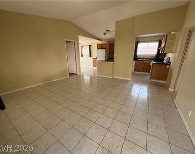6430 Alomar Avenue - Photo Thumbnail 2