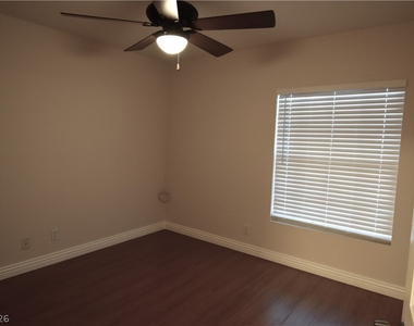 8064 Teresita Avenue - Photo Thumbnail 12