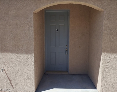 1420 E Pocahontas Avenue - Photo Thumbnail 2