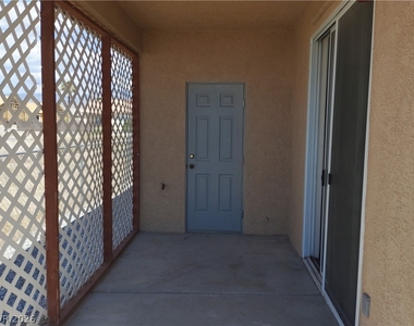 1420 E Pocahontas Avenue - Photo Thumbnail 18